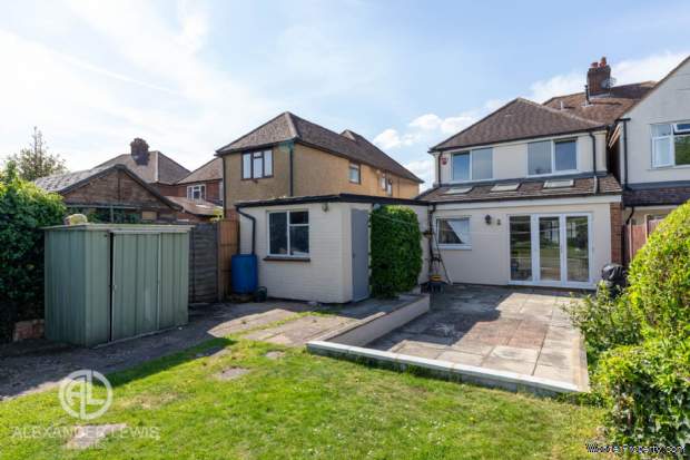 Additional Property Image 3 bedroom Semi Detached for sale in Hitchin 10