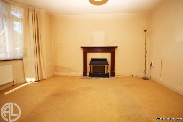 Additional Property Image 2 bedroom Detached Bungalow for sale in Letchworth 5