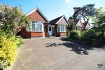 2 bedroom Detached Bungalow for sale in Letchworth