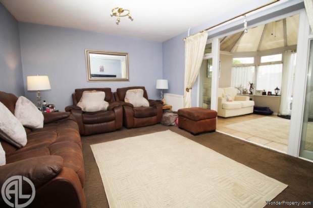 Additional Property Image 3 bedroom Terraced for sale in Letchworth 2