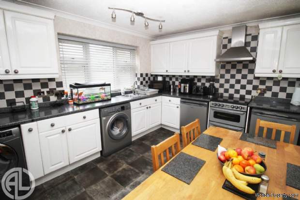 Additional Property Image 3 bedroom Terraced for sale in Letchworth 4