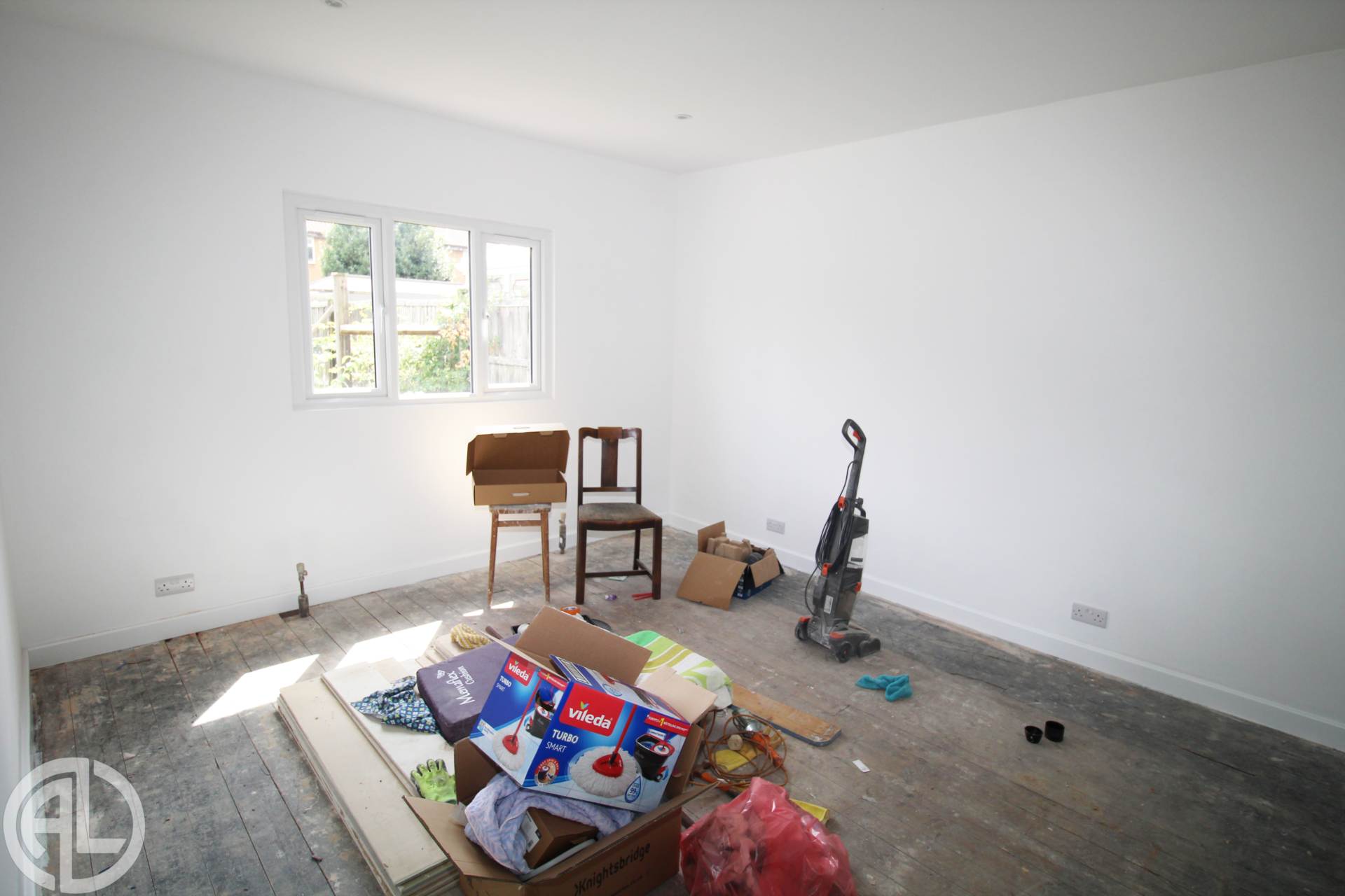 Additional Property Image 2 bedroom Bungalow for sale in Hitchin 7