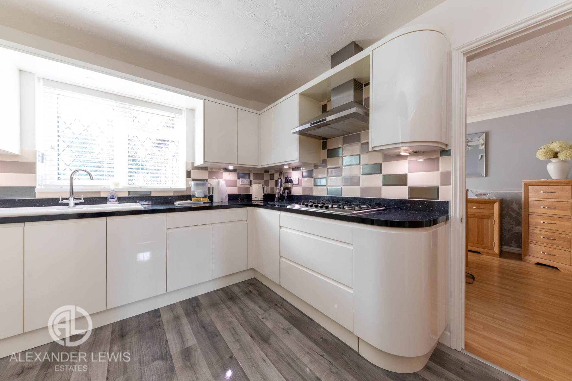 Additional Property Image 4 bedroom Detached for sale in Arlesey 2