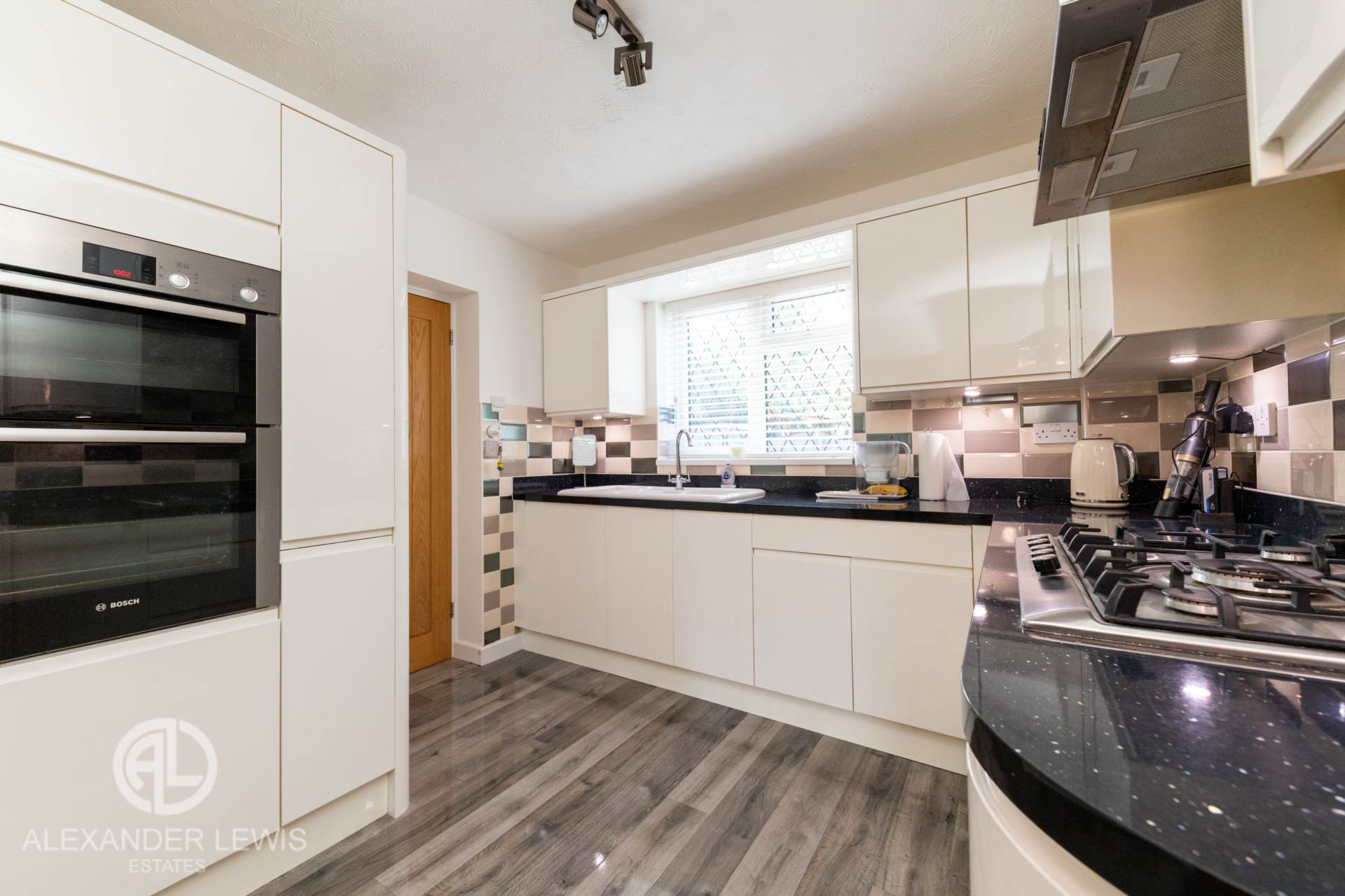 Additional Property Image 4 bedroom Detached for sale in Arlesey 3
