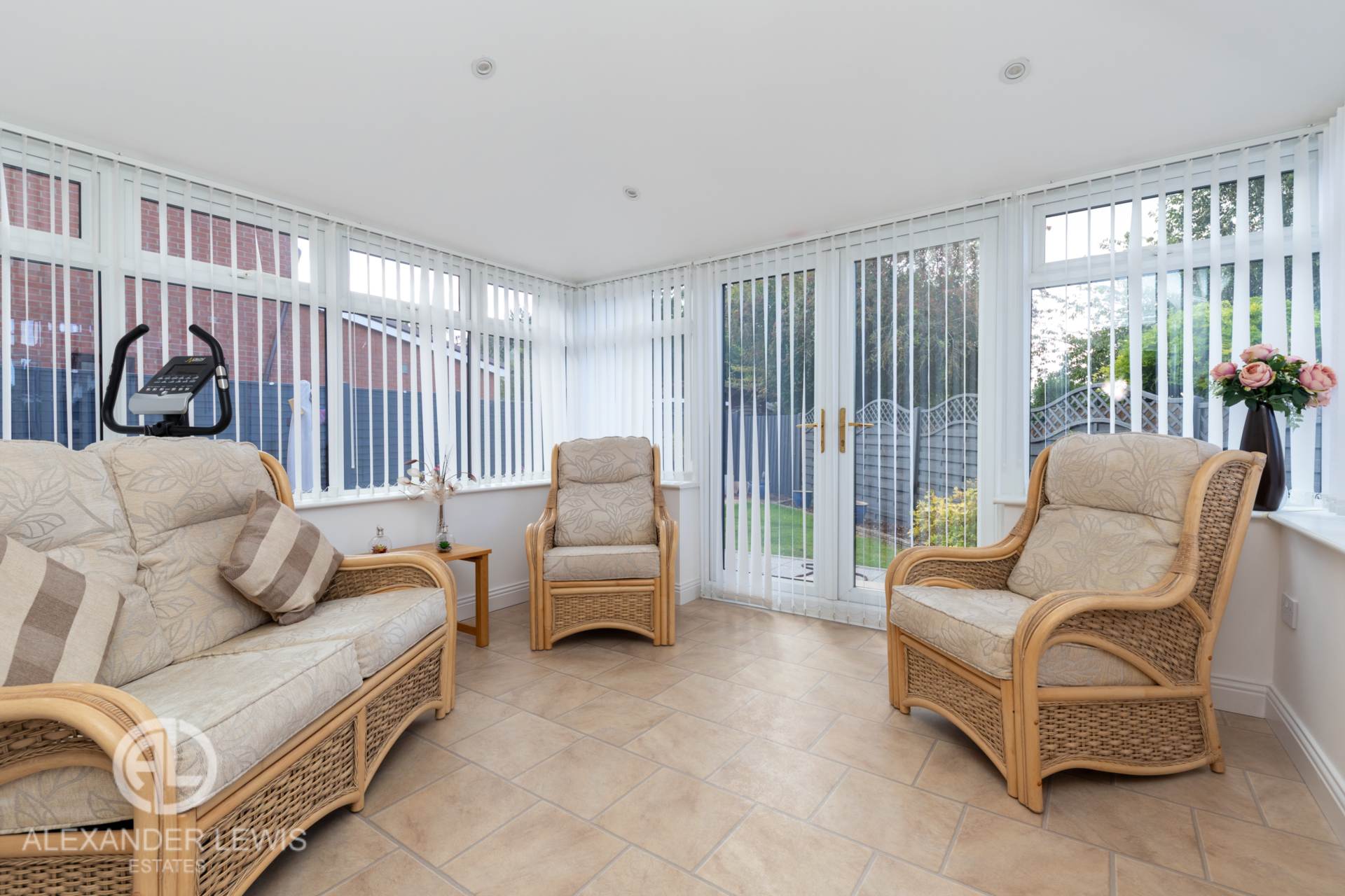 Additional Property Image 4 bedroom Detached for sale in Arlesey 7
