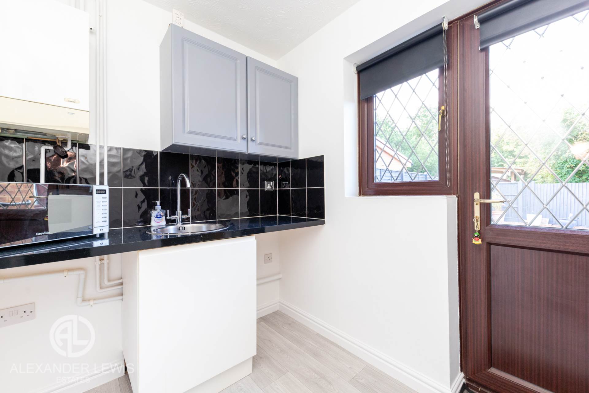 Additional Property Image 4 bedroom Detached for sale in Arlesey 8
