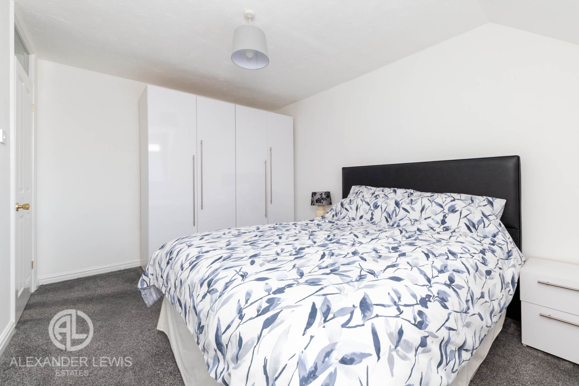 Additional Property Image 4 bedroom Detached for sale in Arlesey 10