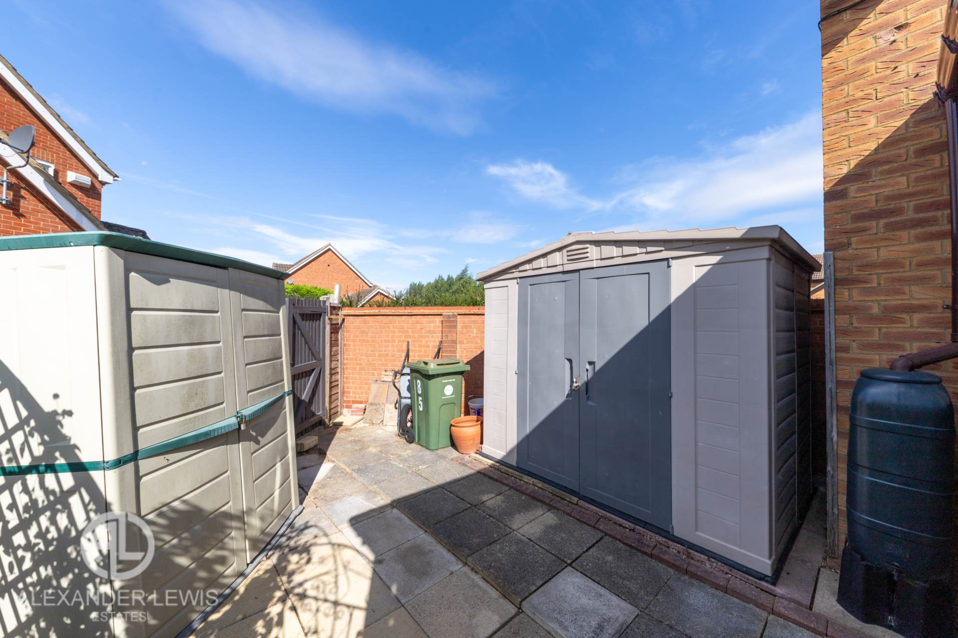 Additional Property Image 4 bedroom Detached for sale in Arlesey 17