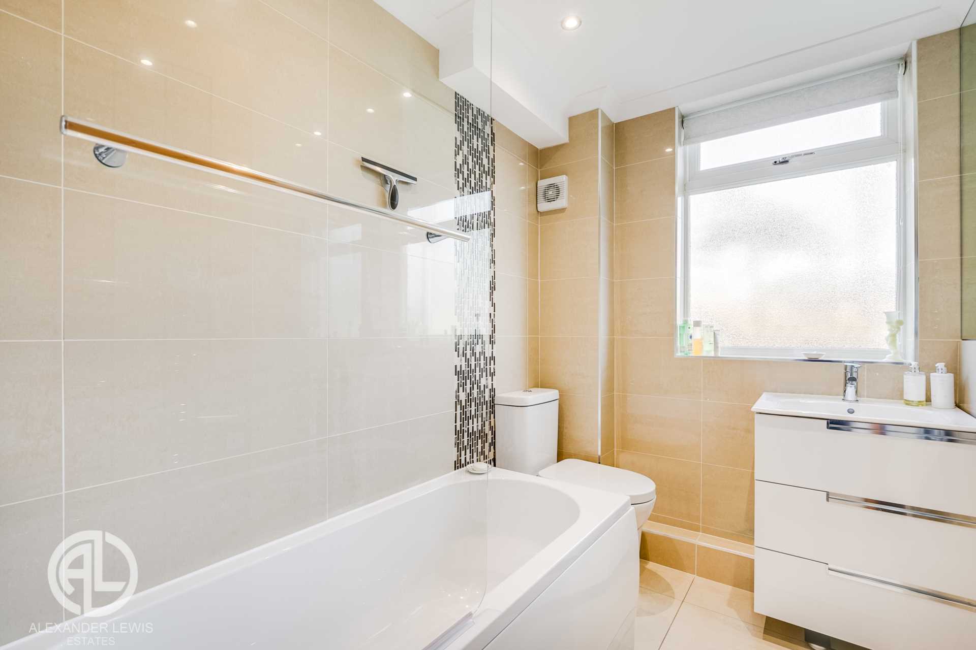 Additional Property Image 2 bedroom Apartment for sale in Letchworth 10