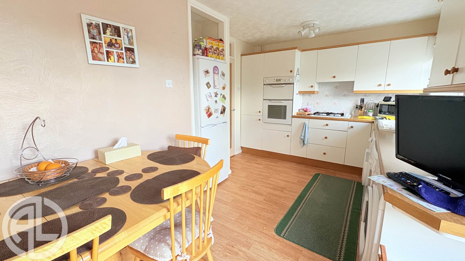 Additional Property Image 3 bedroom Terraced for sale in Letchworth 5