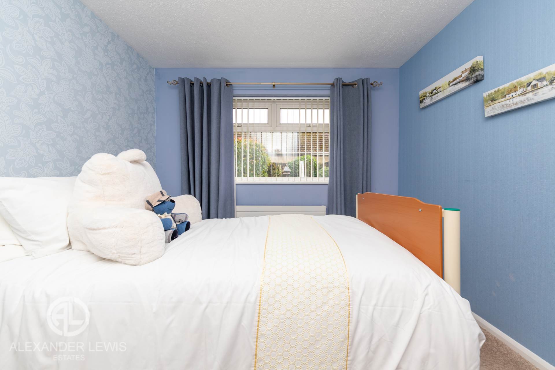 Additional Property Image 2 bedroom Bungalow for sale in Arlesey 9
