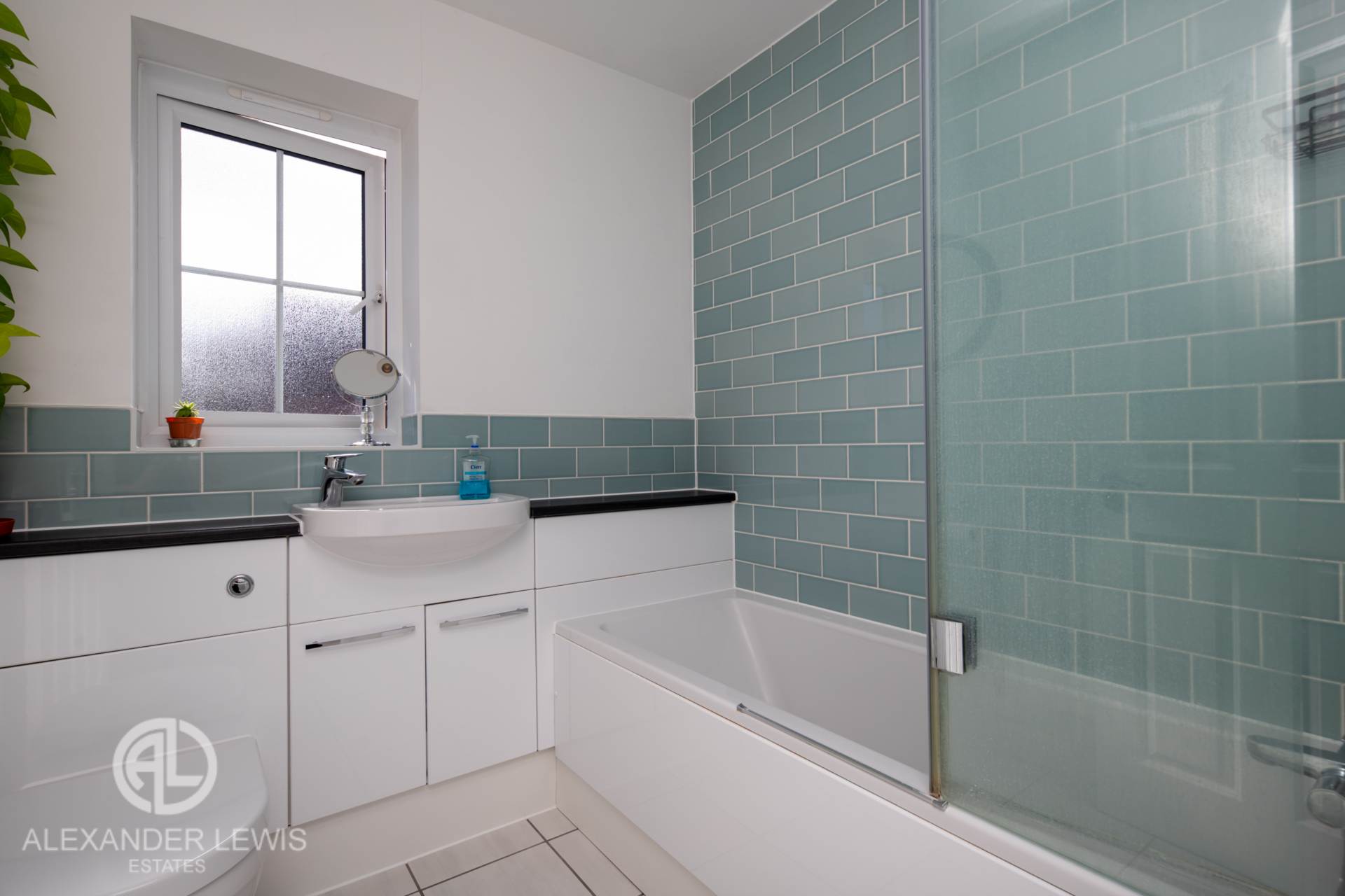 Additional Property Image 4 bedroom Detached for sale in Shefford 13