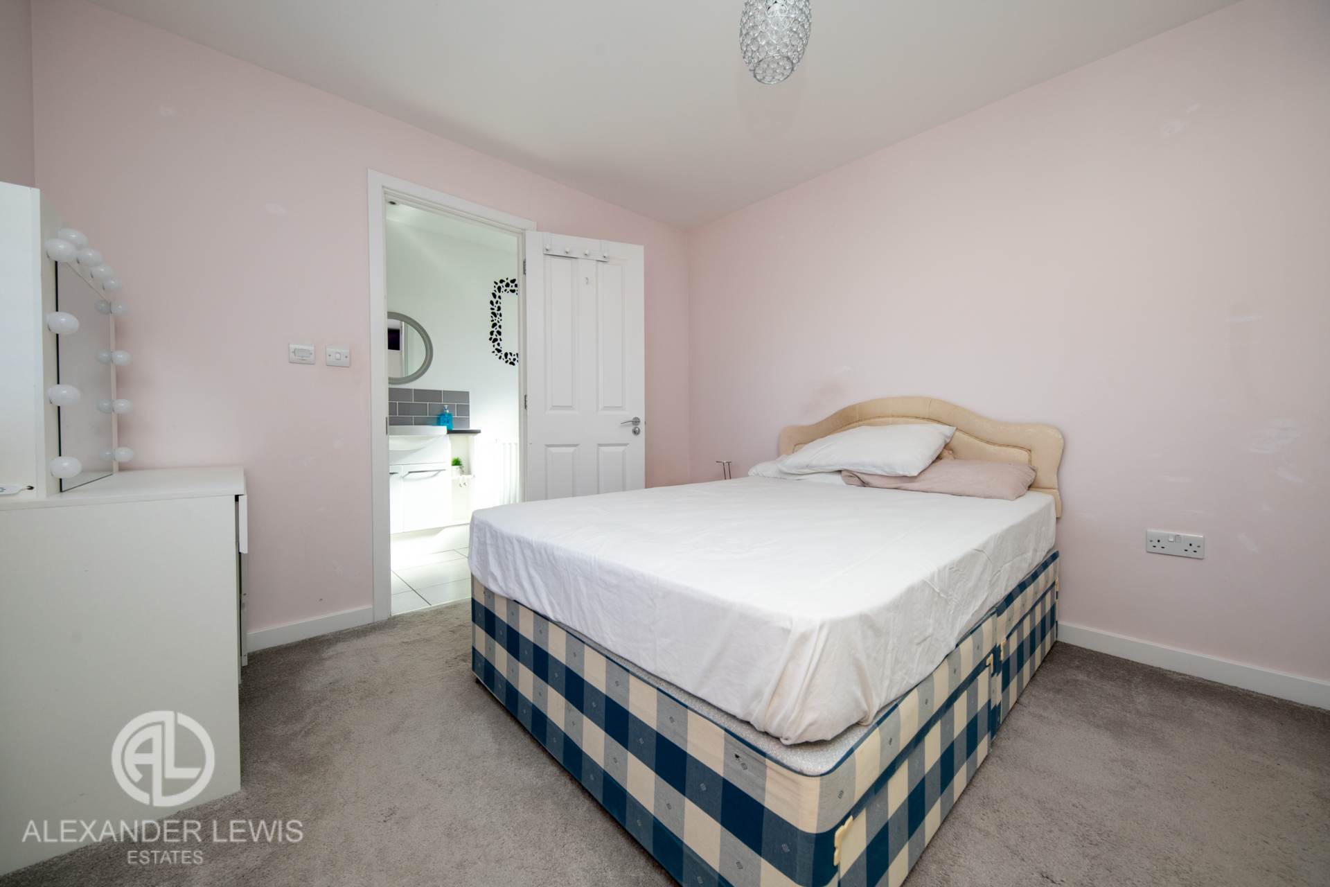 Additional Property Image 4 bedroom Detached for sale in Shefford 14