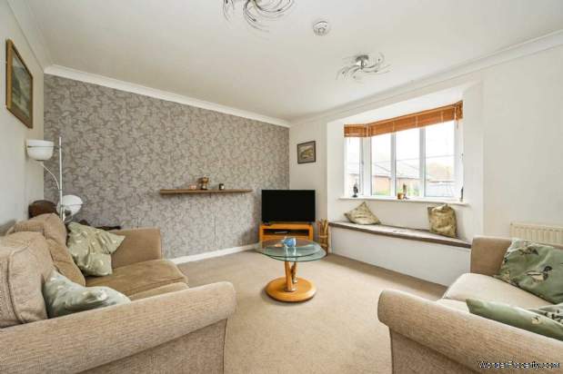 Additional Property Image 4 bedroom Detached for sale in Chichester 2