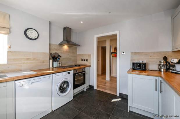 Additional Property Image 4 bedroom Detached Bungalow for sale in Chichester 4
