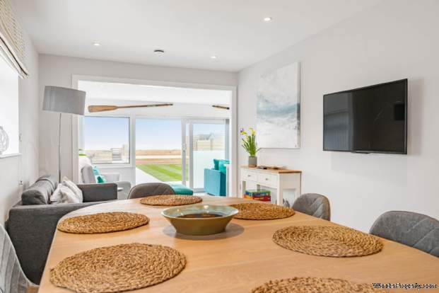 Additional Property Image 4 bedroom Detached Bungalow for sale in Chichester 9