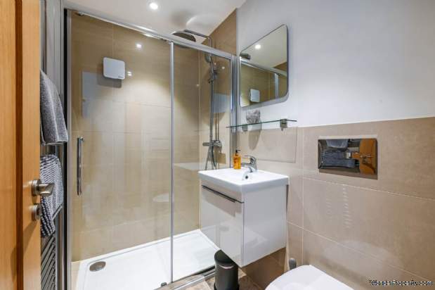 Additional Property Image 4 bedroom Detached Bungalow for sale in Chichester 12
