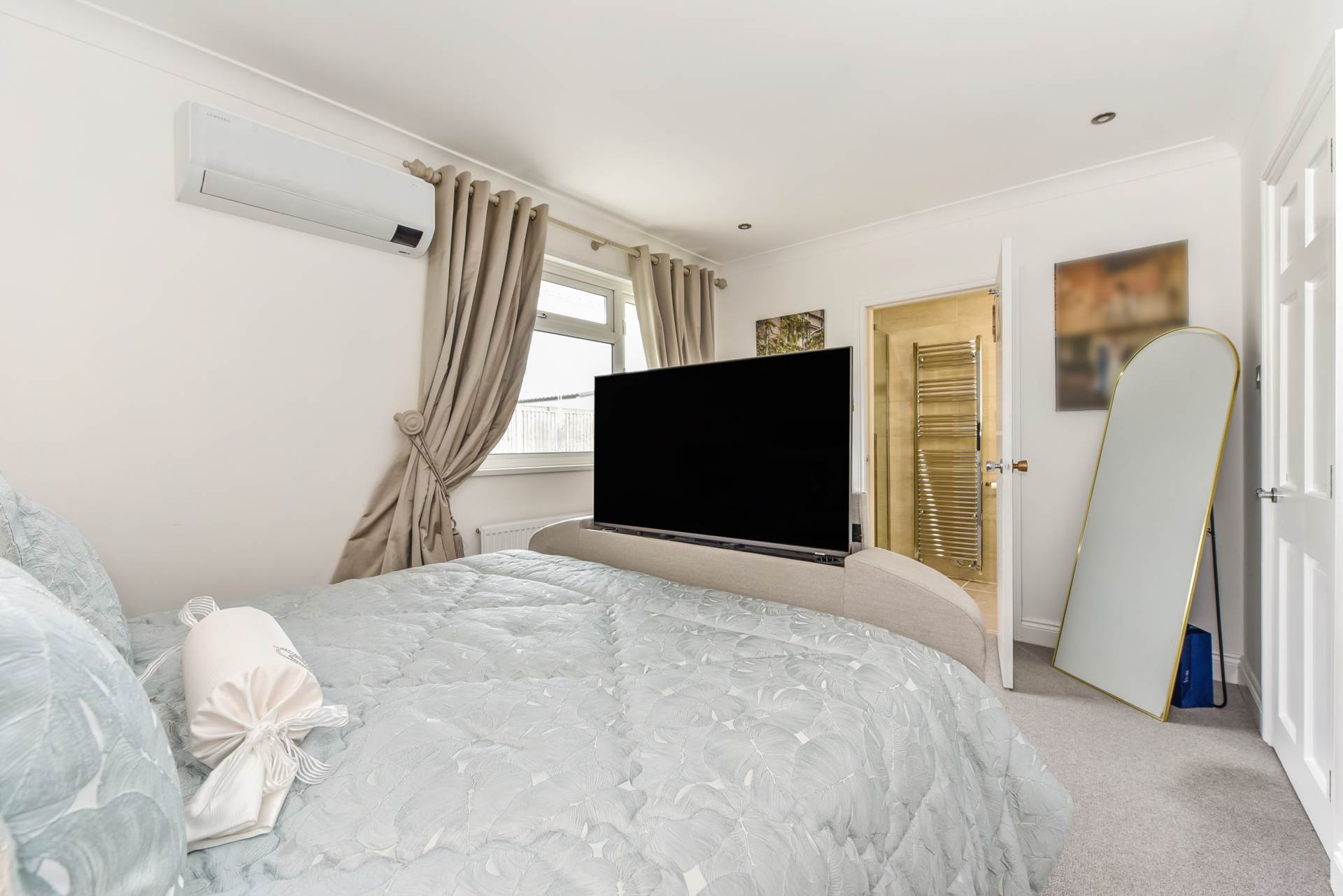 Additional Property Image 4 bedroom Detached Bungalow for sale in Chichester 7
