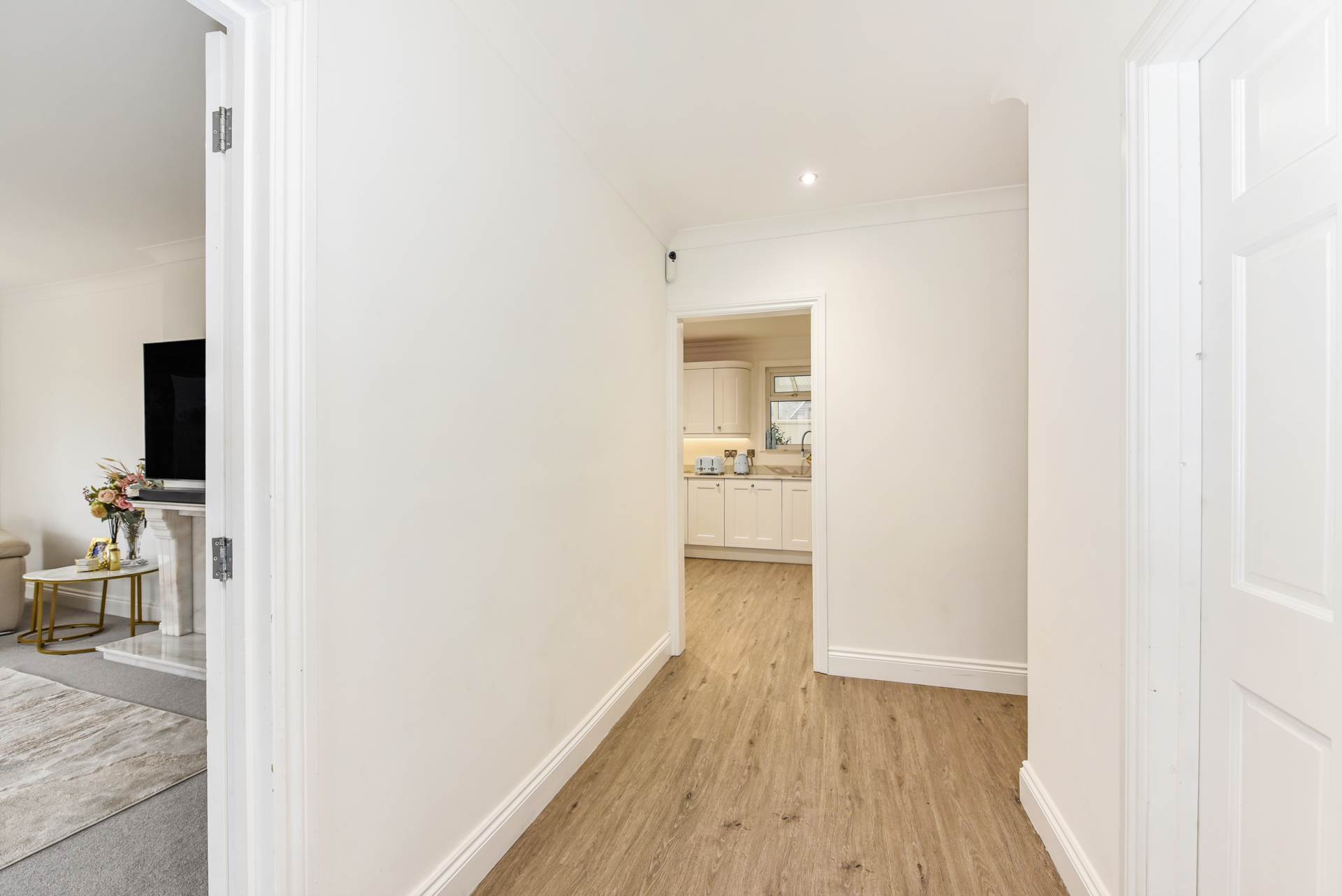 Additional Property Image 4 bedroom Detached Bungalow for sale in Chichester 16