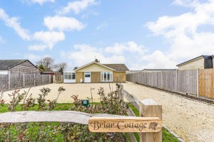 4 bedroom Detached Bungalow for sale in Chichester