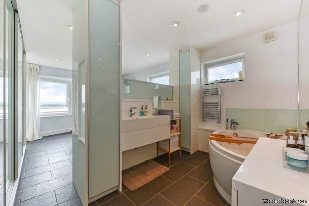 Additional Property Image 2 bedroom Apartment for sale in Chichester 15