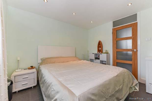 Additional Property Image 2 bedroom Apartment for sale in Chichester 17