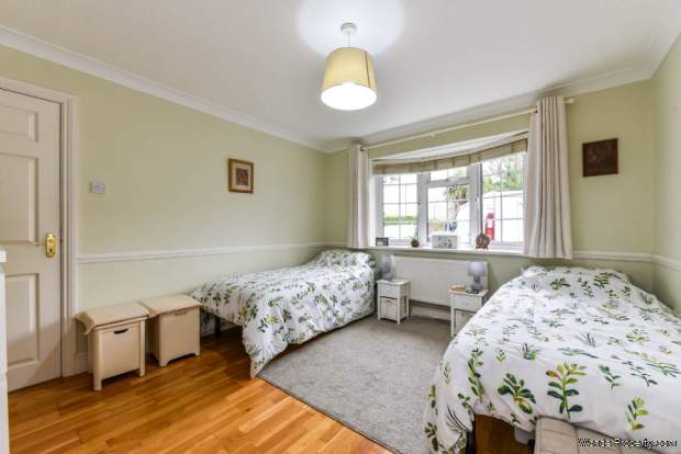 Additional Property Image 3 bedroom Detached Bungalow for sale in Chichester 19