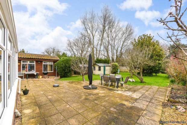 Additional Property Image 3 bedroom Detached Bungalow for sale in Chichester 12