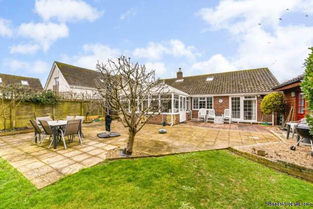 Additional Property Image 3 bedroom Detached Bungalow for sale in Chichester 13