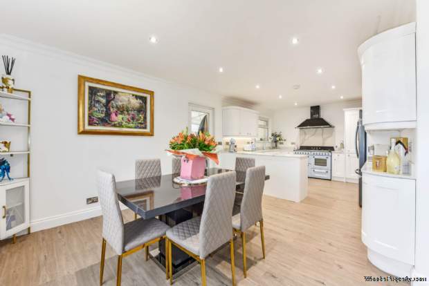 Additional Property Image 4 bedroom Detached Bungalow for sale in Chichester 5