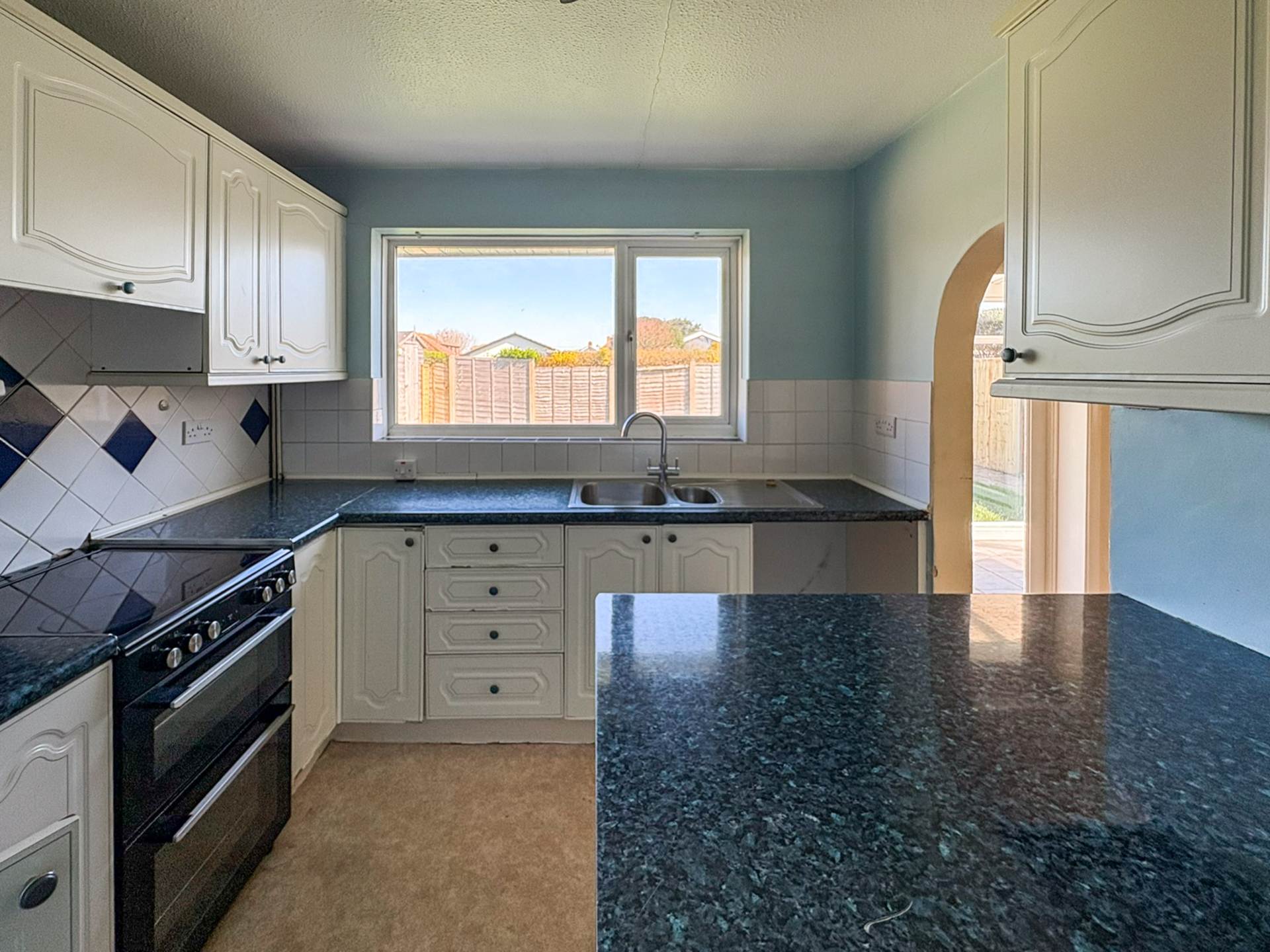 Additional Property Image 2 bedroom Bungalow for sale in Chichester 10