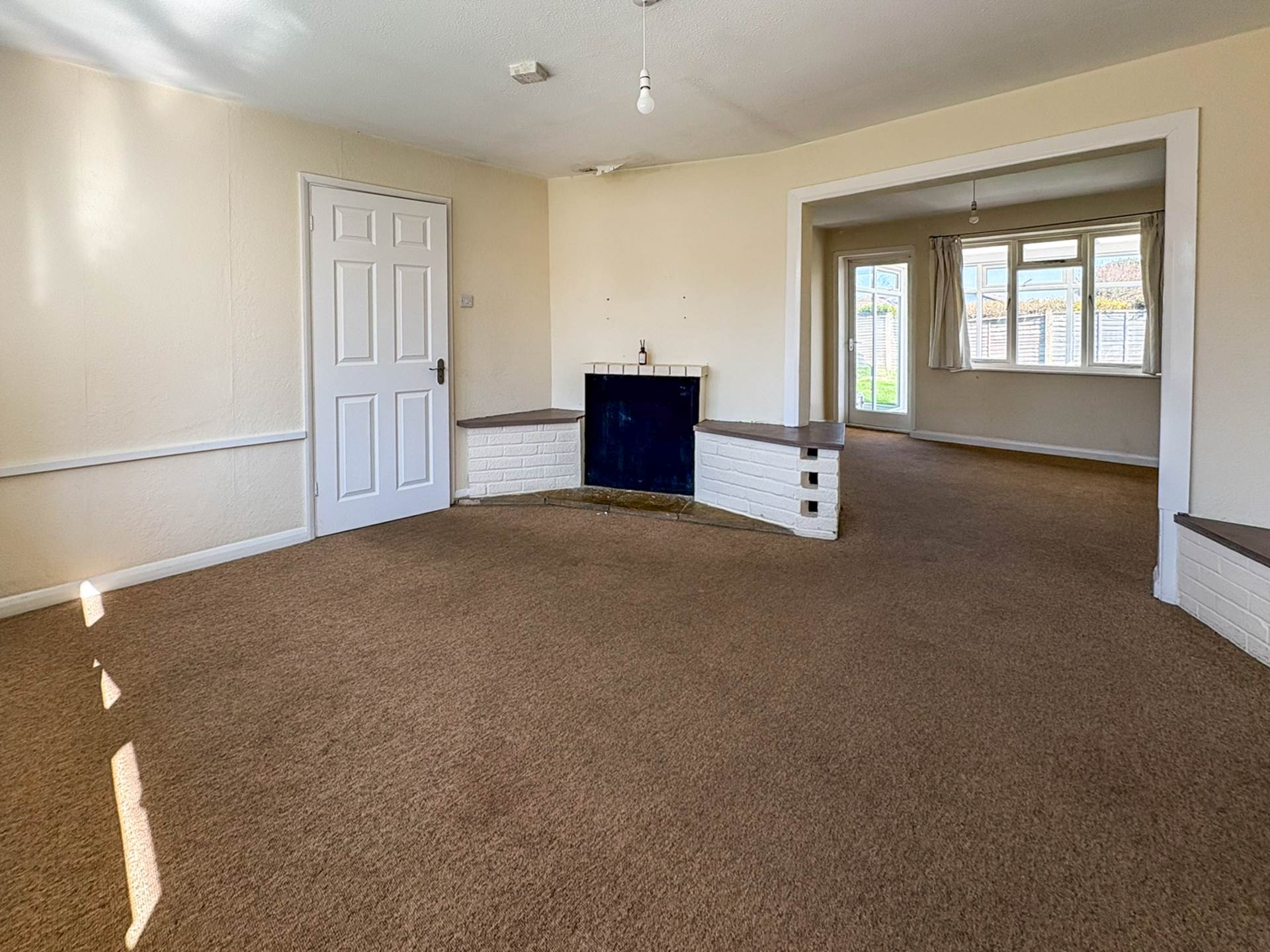 Additional Property Image 2 bedroom Bungalow for sale in Chichester 12