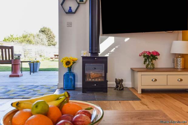 Additional Property Image 4 bedroom Detached for sale in Chichester 3