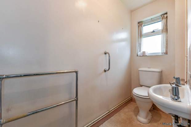 Additional Property Image 2 bedroom Detached Bungalow for sale in Chichester 12