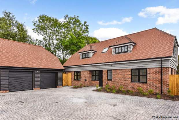 Additional Property Image 4 bedroom Detached for sale in Chichester 3