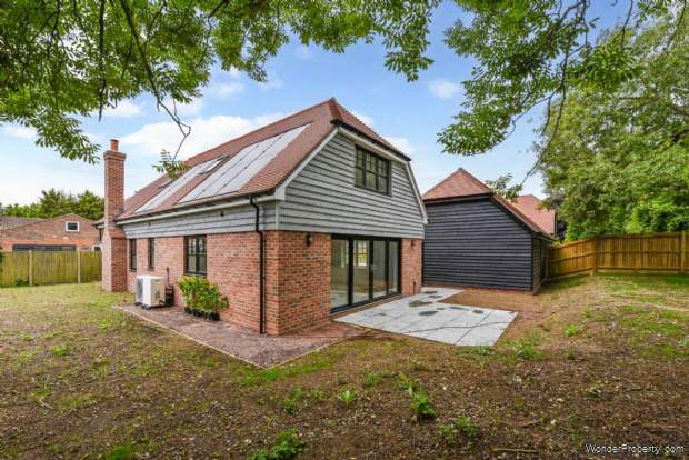 Additional Property Image 4 bedroom Detached for sale in Chichester 7