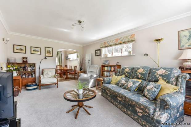 Additional Property Image 2 bedroom Detached Bungalow for sale in Chichester 2