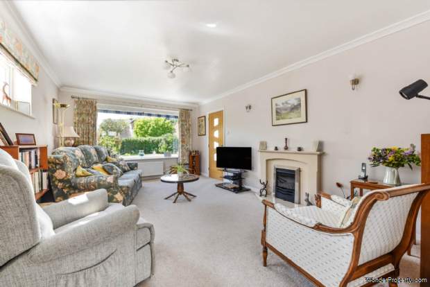 Additional Property Image 2 bedroom Detached Bungalow for sale in Chichester 4