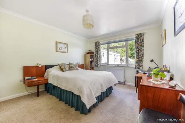 Additional Property Image 2 bedroom Detached Bungalow for sale in Chichester 18