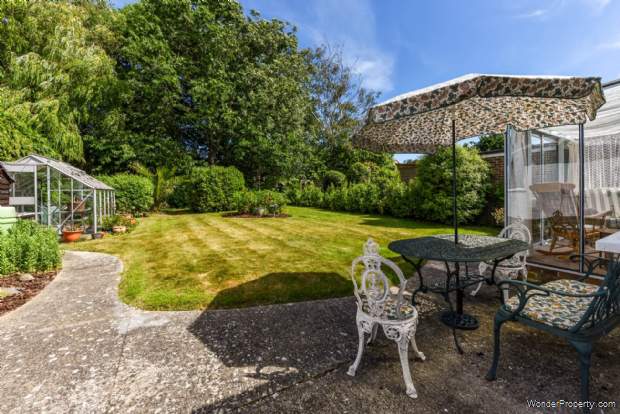 Additional Property Image 2 bedroom Detached Bungalow for sale in Chichester 19