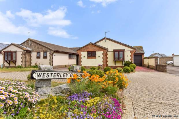 Additional Property Image 3 bedroom Detached Bungalow for sale in Chichester 19