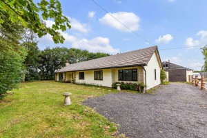 3 bedroom Detached Bungalow for sale in Chichester