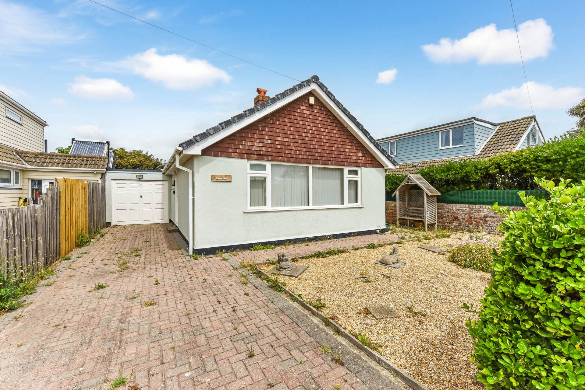 2 bedroom Detached Bungalow for sale in Chichester