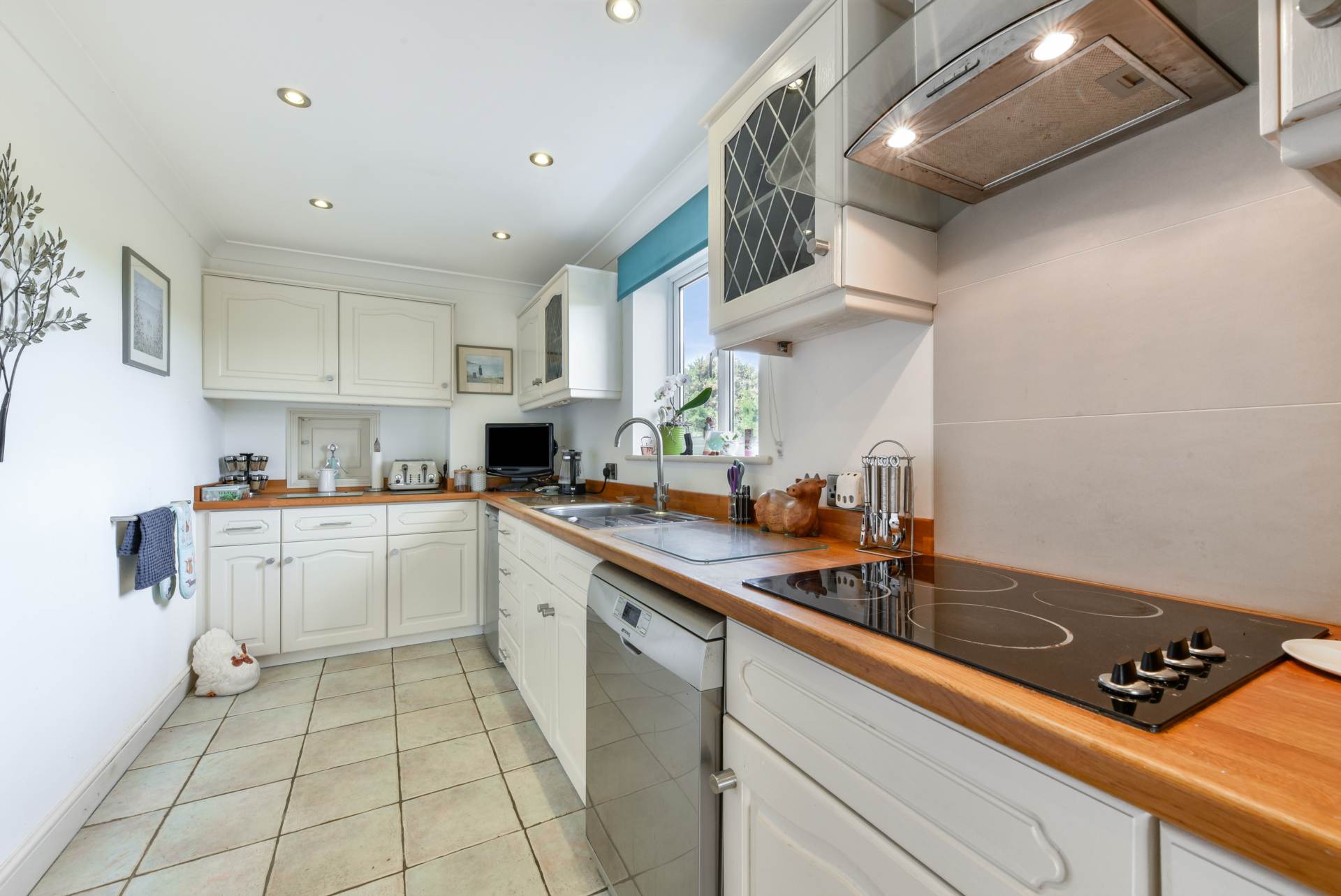 Additional Property Image 4 bedroom Detached for sale in Chichester 4