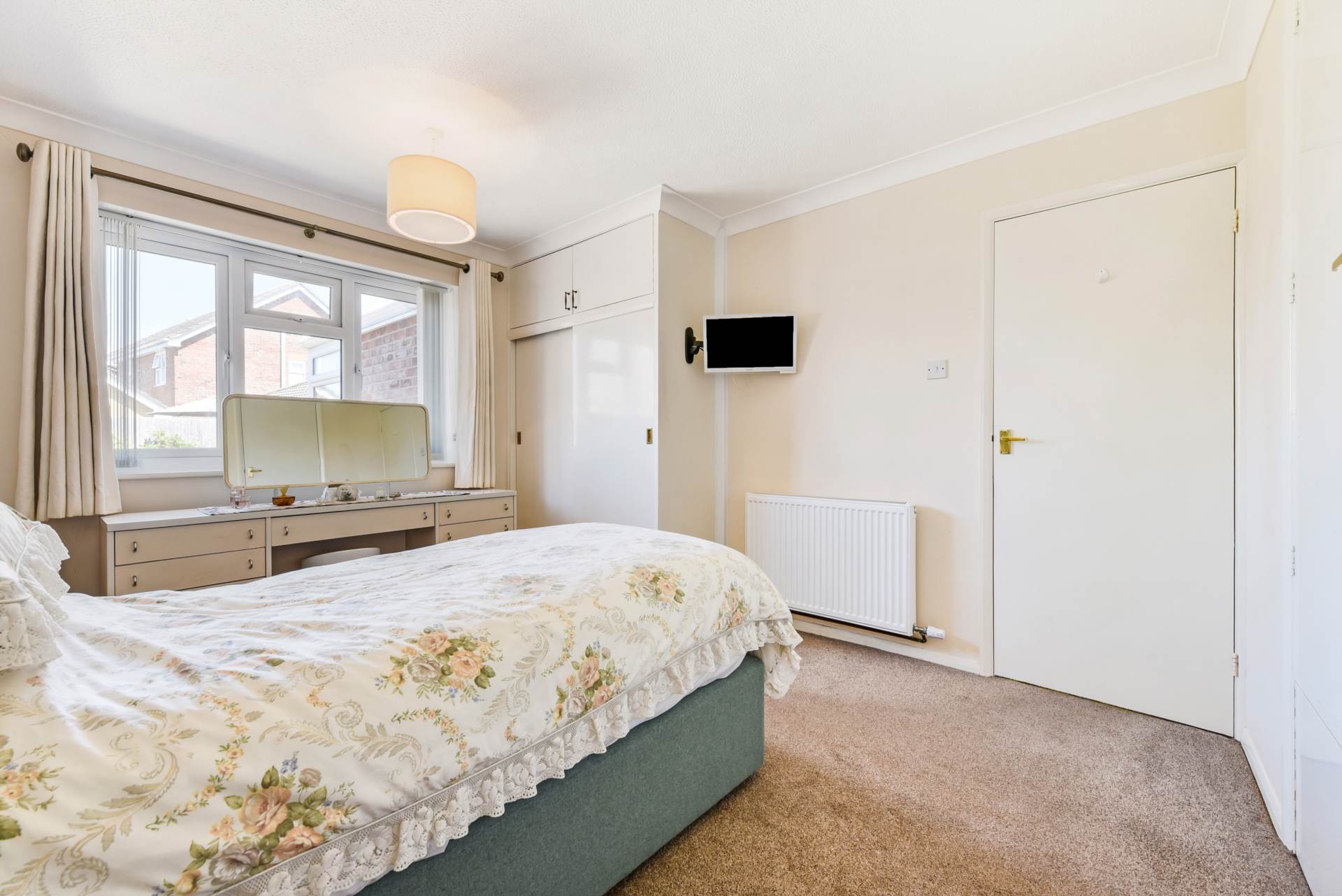 Additional Property Image 2 bedroom Detached Bungalow for sale in Chichester 10