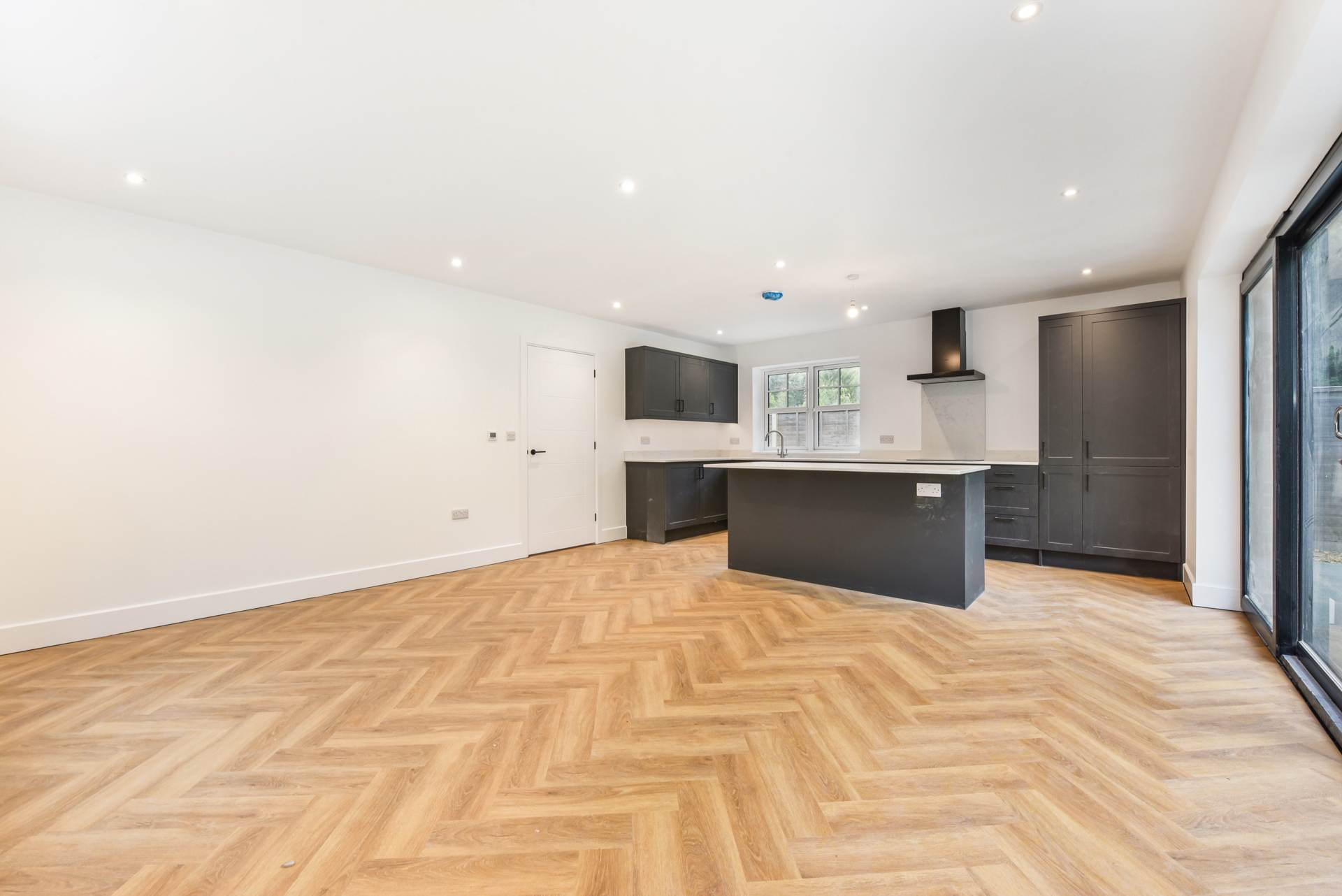 Additional Property Image 4 bedroom Detached for sale in Chichester 6