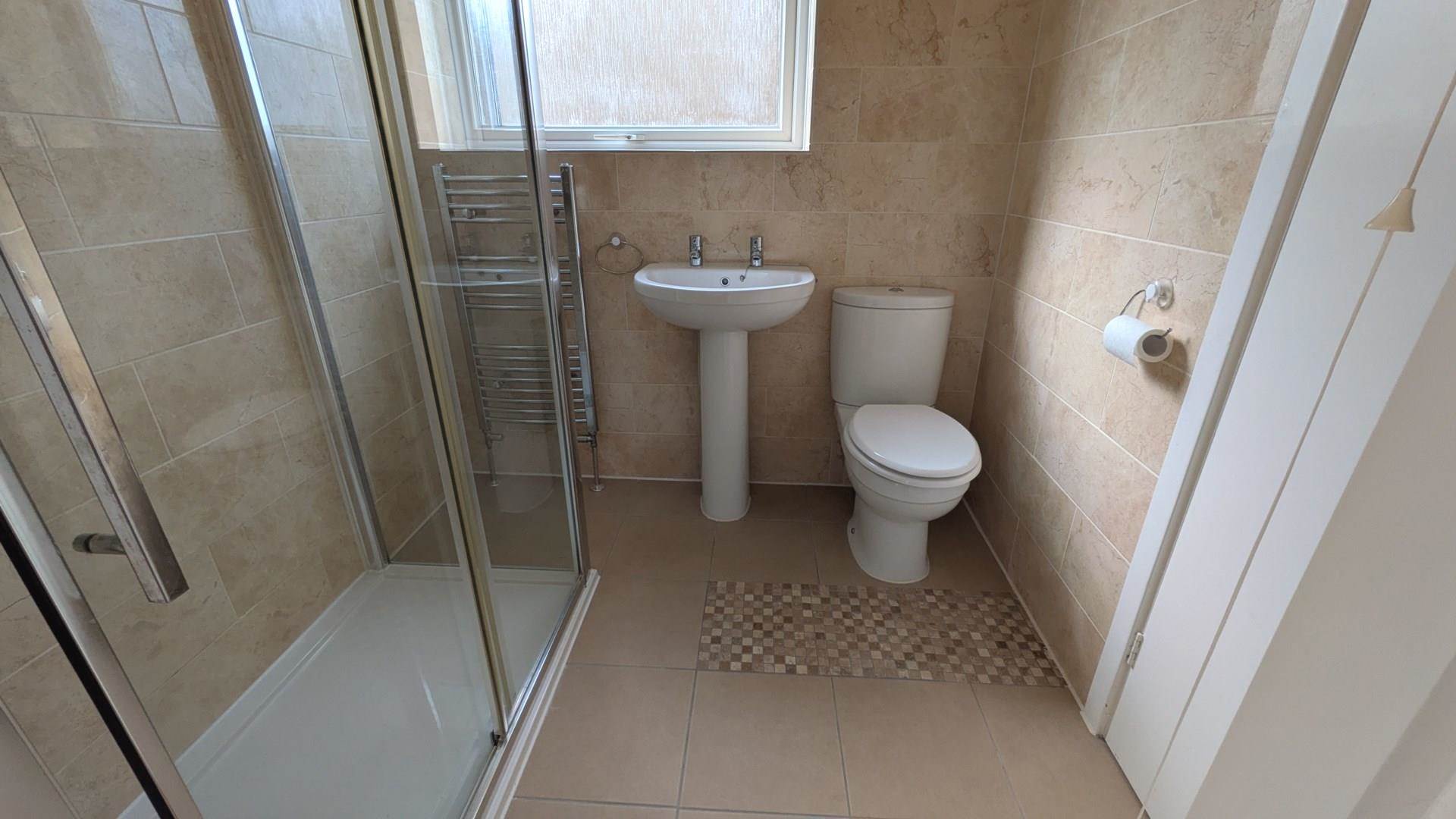 Additional Property Image 3 bedroom Link Detached House to rent in Chichester 6