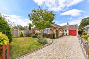 3 bedroom Detached Bungalow for sale in Chichester