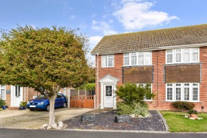 3 bedroom Semi Detached for sale in Chichester