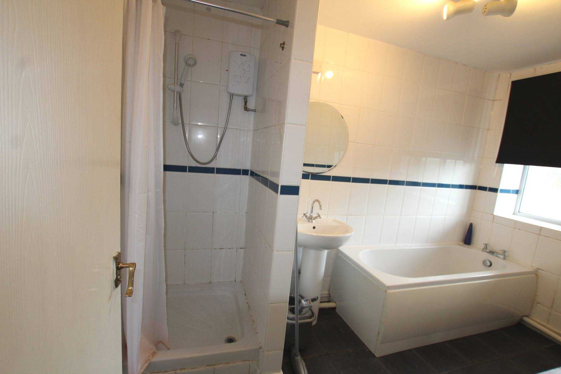 Additional Property Image 3 bedroom Apartment to rent in Salford 9